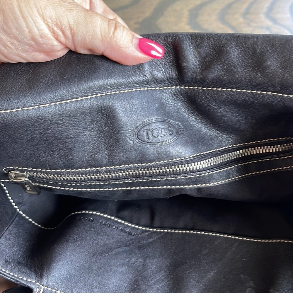 Women’s Tod’s Black Leather Shoulder Tote Bag View 5